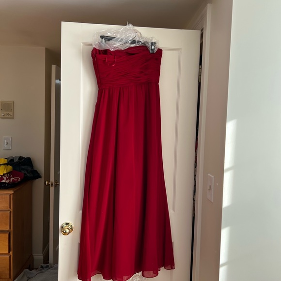 Ralph Lauren gown size 8P (fits 5’4”) - Picture 4 of 4